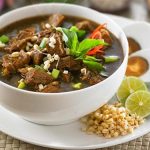 Cerita Rasa Autentik Dari Rawon Tradisional Menjelajahi Kedalaman Kuliner Legendaris Indonesia